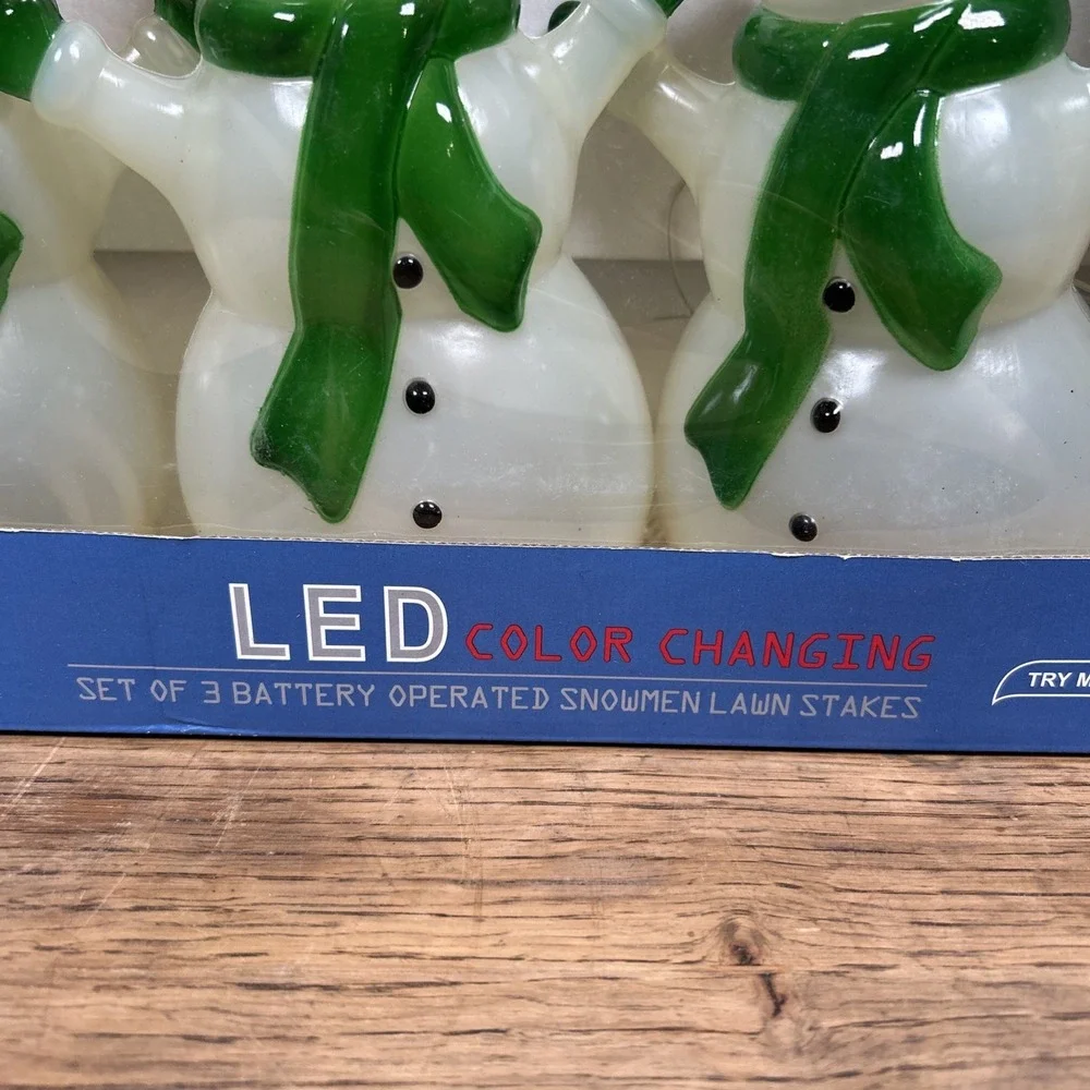 Blow Mold Snowman Pathway Lights Yard Stakes LED Color Changing 3 Snowmen NEW